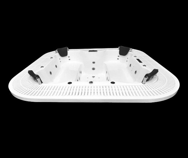 4 seater outdoor spa - Image 3